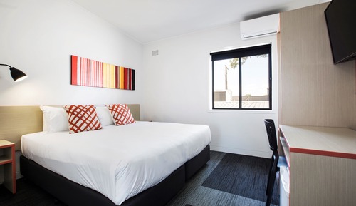 King room with shared bathroom