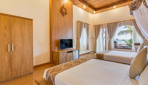 Family Double or Twin Room, Beachfront