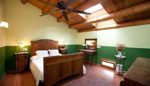 Superior Room (Family- abuhardillada)