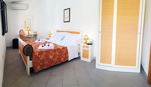 Classic Triple Room, 1 Bedroom, Garden View