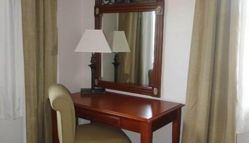 Deluxe Suite, 1 King Bed, Jetted Tub