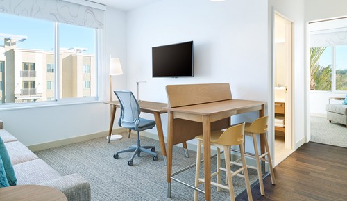 Executive Suite, 1 Bedroom, Non Smoking, Corner