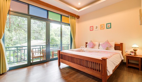 Standard Suite with Balcony 2