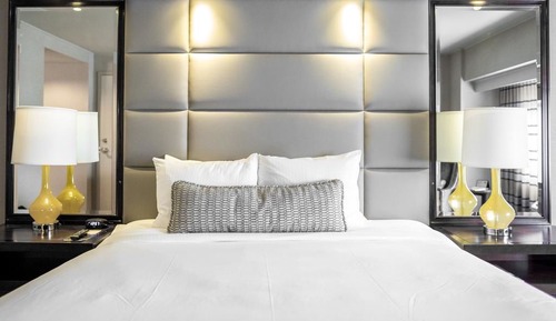 Deluxe Room, 1 King Bed, South Tower