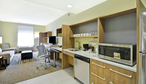 Studio, 2 Queen Beds, Accessible, Non Smoking (w/ bathtub)