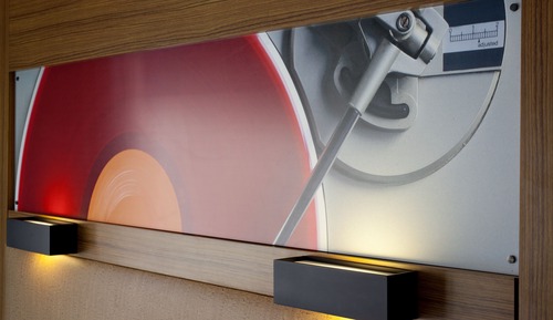 aloft, Room