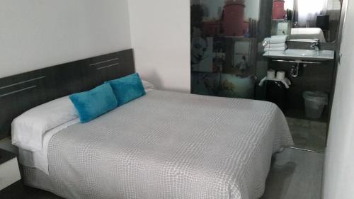 Single Room with Private Bathroom