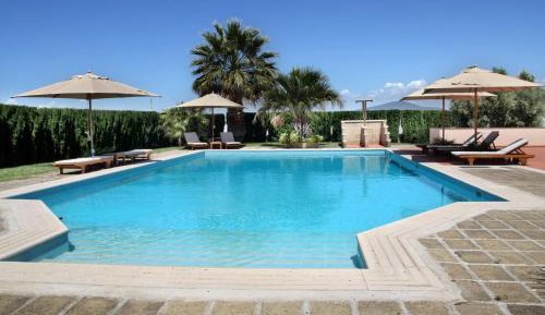 Apartment with Pool View 