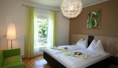 One-Bedroom Apartment with Balcony