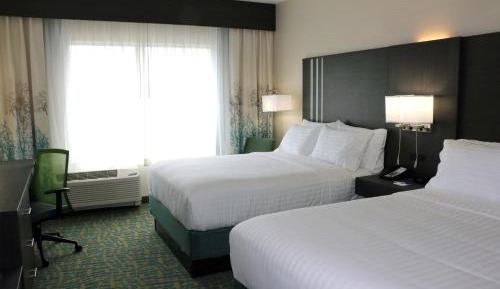 Queen Room with Two Queen Beds - Mobility Access Tub/Non-Smoking