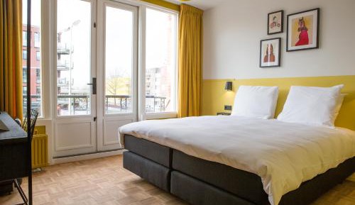 Special: The Balcony Room