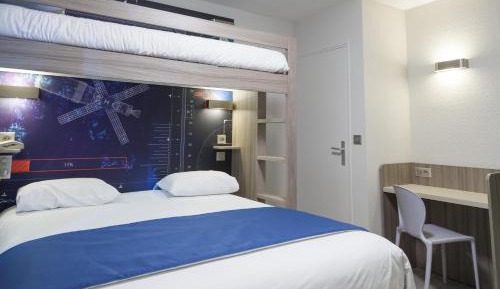 Quintuple Room