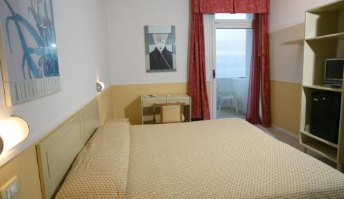 Double or Twin Room with Sea View