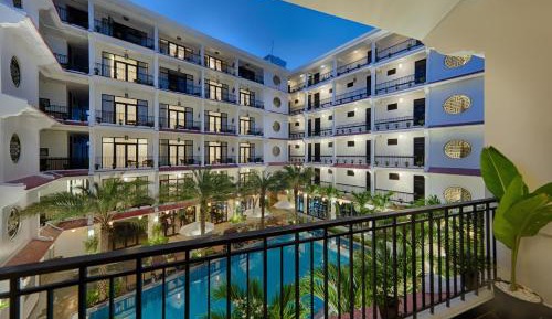 Senior Double Room with Balcony and Pool View