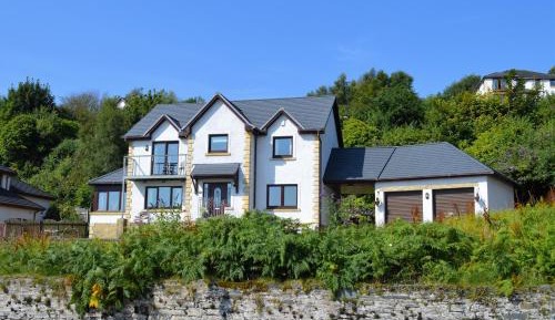 Five-Bedroom Holiday Home