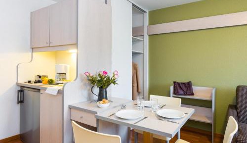 Studio (4 Adults)
