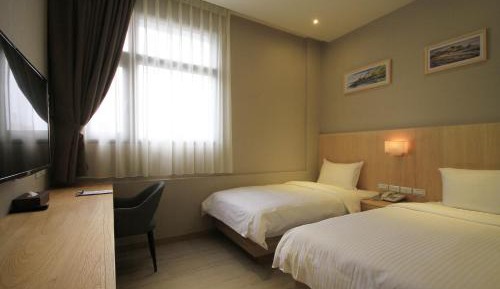 Twin Room with Private Bathroom
