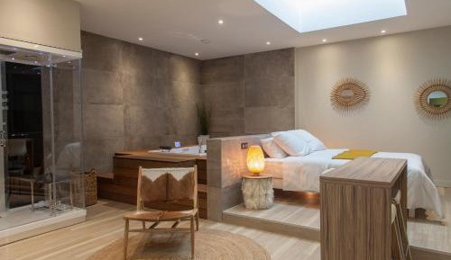 One-Bedroom Apartment with Private Spa 2
