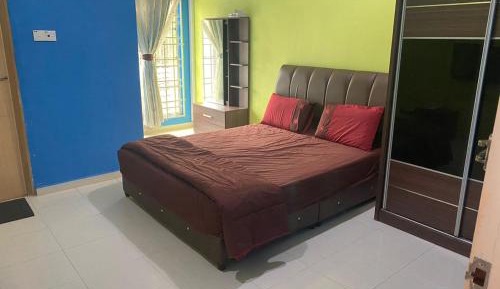 Standard Queen Room