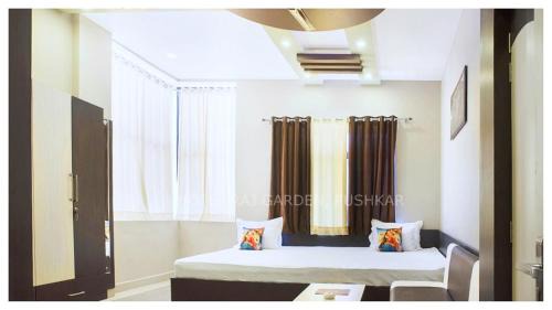 Deluxe King Suite
