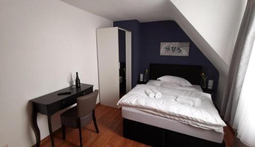 Single Room with Private External Bathroom