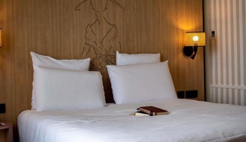 Classic Queen Room