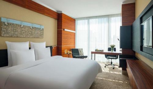 Swiss Classic Room King with City View