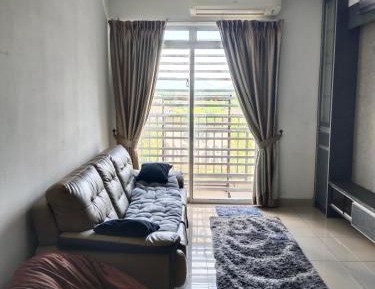 Three-Bedroom Apartment with Balcony