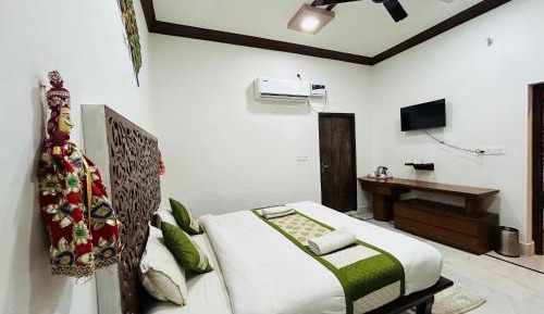 Deluxe King Suite