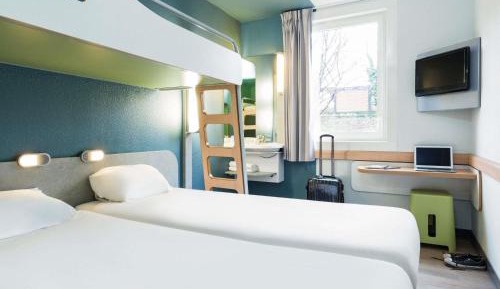 Triple Room with Three Single Beds
