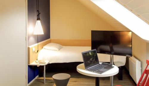 Standard Room with one double and one single bed