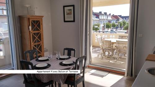 Apartment 4 with Terrace and Balcony