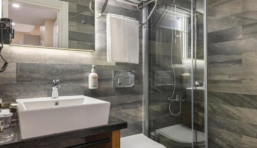 Premium Triple Room