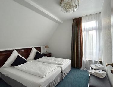 Deluxe Double Room with Shower