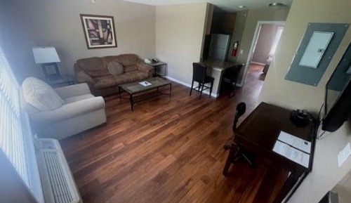 One-Bedroom Apartment - Non-Smoking