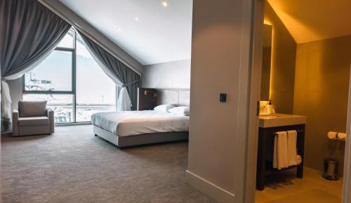 One-Bedroom Suite