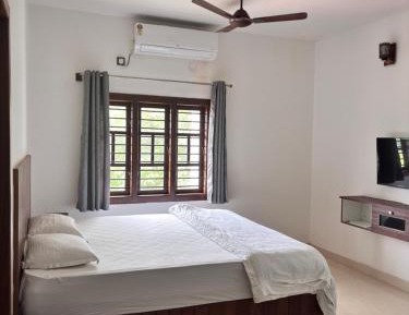 Deluxe Double Room with Extra Bed