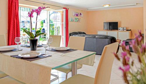 Three-Bedroom Holiday Home 