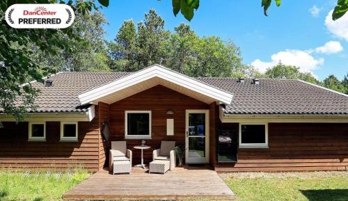 Three-Bedroom Holiday Home 