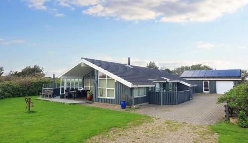 Four-Bedroom Holiday Home