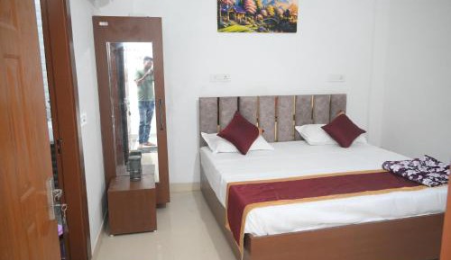 Deluxe Double Room (2 Adults + 1 Child)
