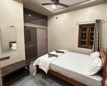 Deluxe Room (2 Adults + 1 Child)