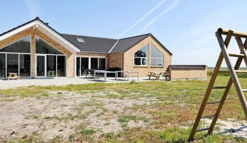 Seven-Bedroom Holiday Home