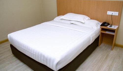 Standard Queen Room