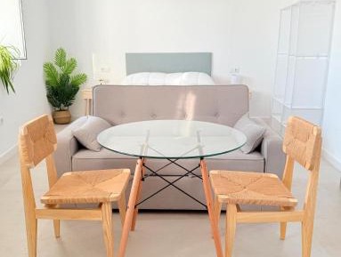 Superior One-Bedroom Apartment