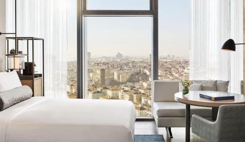 Fairmont Gold Room and Lounge Access