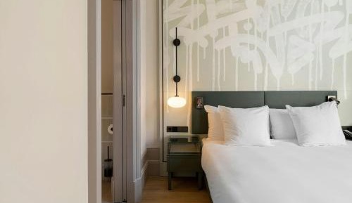 Deluxe Queen Room 