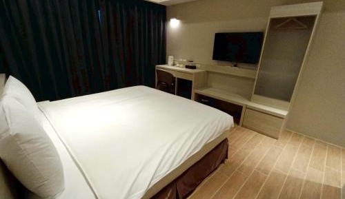 Single Room with Private Bathroom