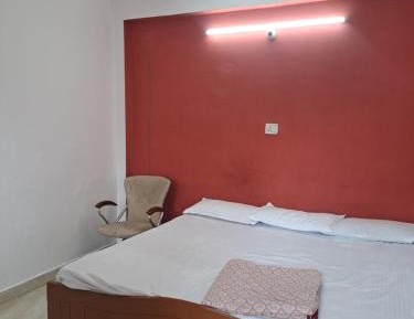 Deluxe Double Room (2 Adults + 1 Child)