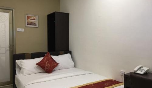 Standard Queen Room